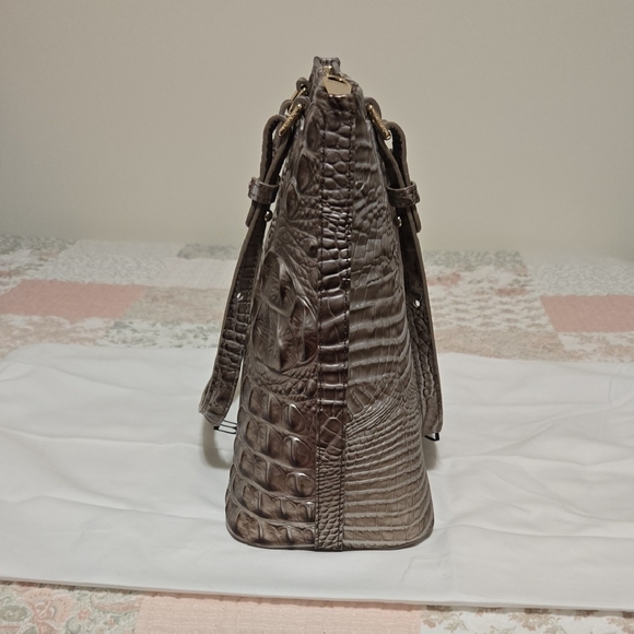BRAHMIN Asher Tote In Silver Lining Melbourne. Like New. - Picture 6 of 13